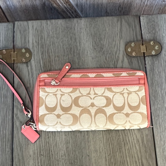 Coach Signature C Bleeker Floral Patent Leather Appliqué Tote & Wallet - Picture 14 of 16